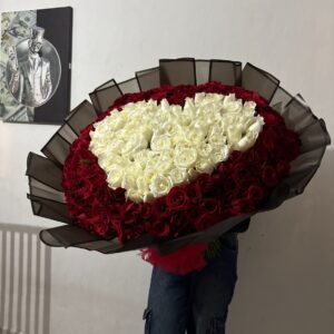 Ramo 300 rosas rojas con corazón
