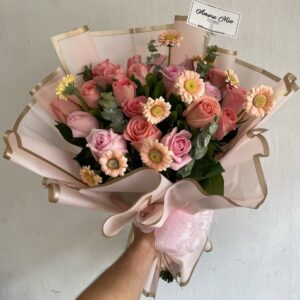 Ramo de 24 rosas y mini gerberas