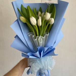 Ramo de 10 tulipanes blancos