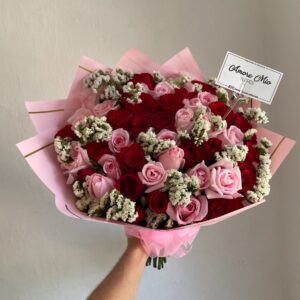 Ramo 50 rosas con Leticia