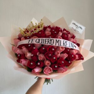 Ramo de 100 rosas con corona