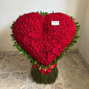 400 rosas en forma de corazón