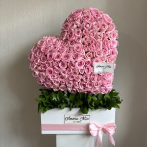 Escultura corazón 170 rosas