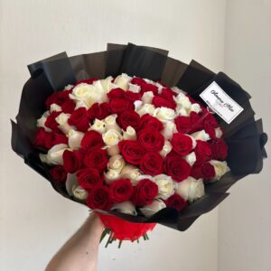 Ramo 100 rosas rojo y blanco